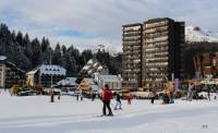 Skieur rouge